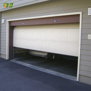What are the characteristics of singel panel garage doors?
